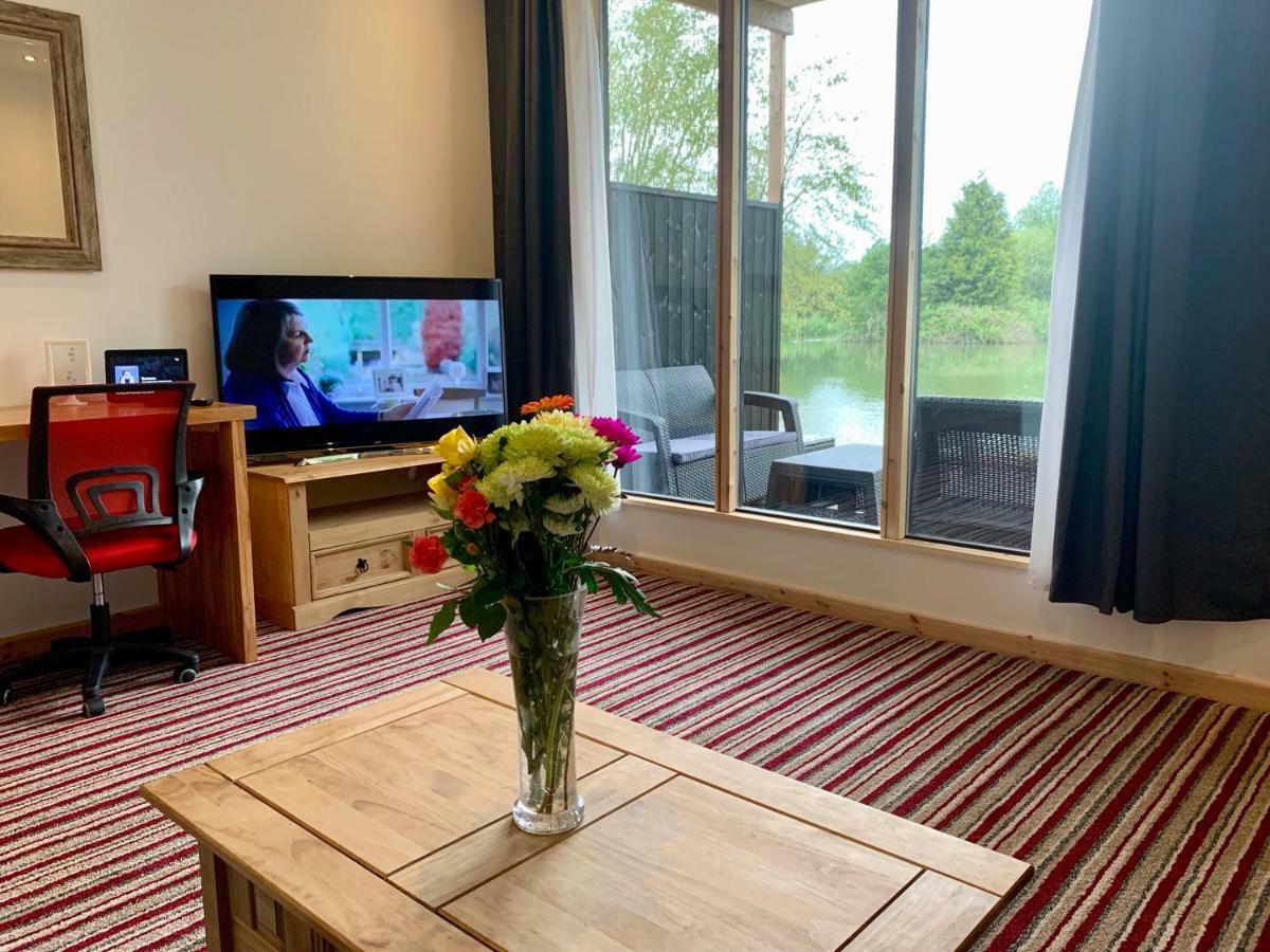 Thewaterfrontlodges Couette-café Bedworth